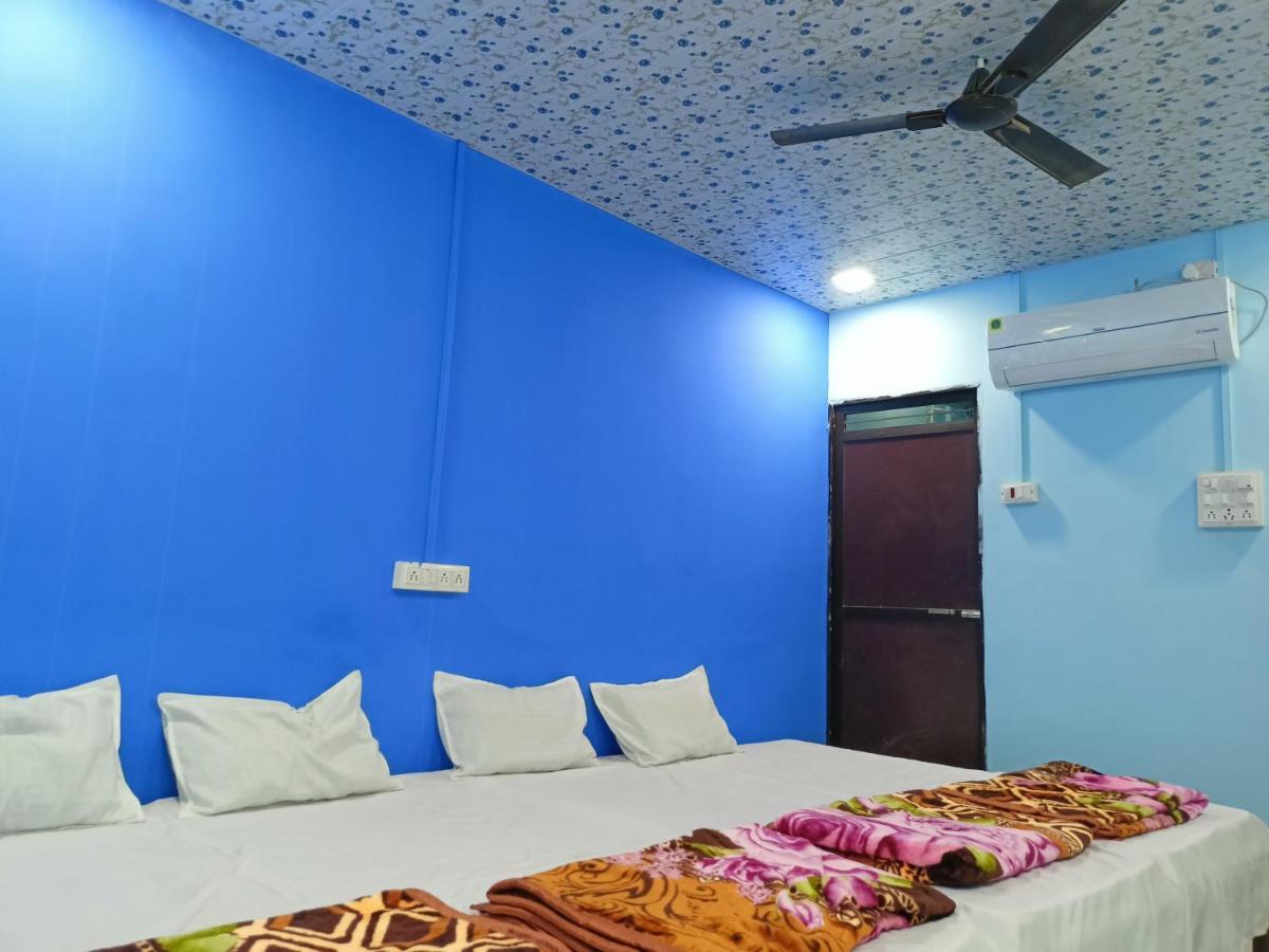 Baba Guest House Ujjain Buitenkant foto