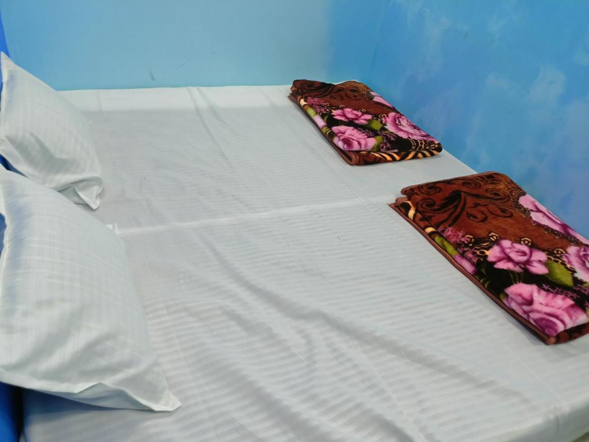 Baba Guest House Ujjain Buitenkant foto